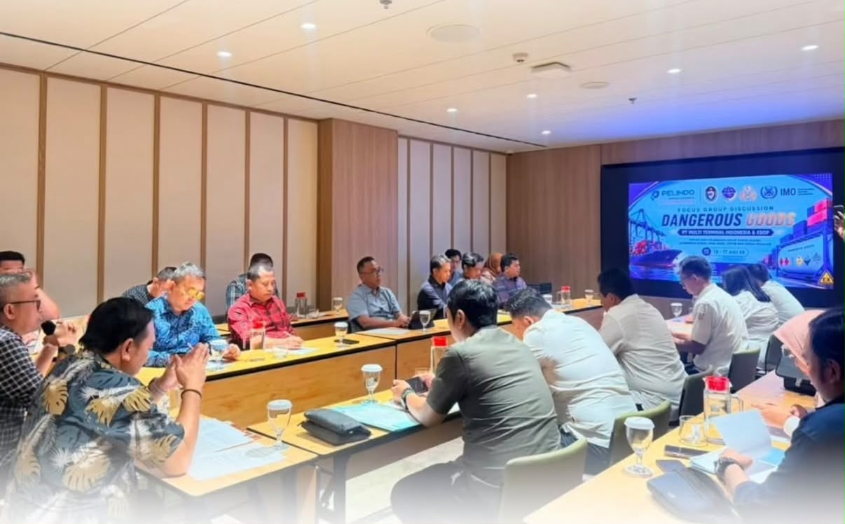 KSOP Utama Tanjung Priok Laksanakan Evaluasi Persyaratan Administrasi dan Teknis Penanganan Barang Berbahaya di PT Multi Terminal Indonesia